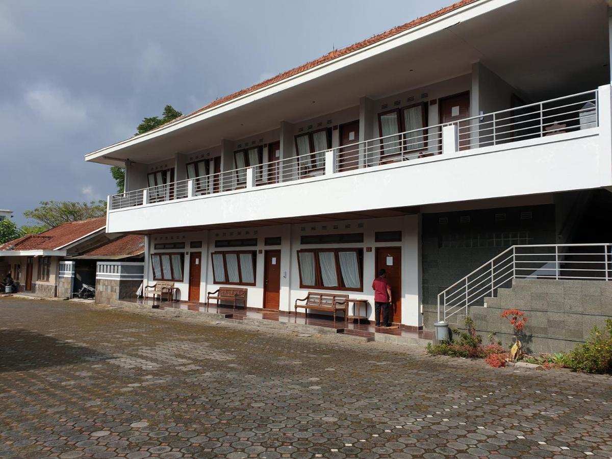 Yehezkiel Hotel Lembang Mitra Reddoorz מראה חיצוני תמונה