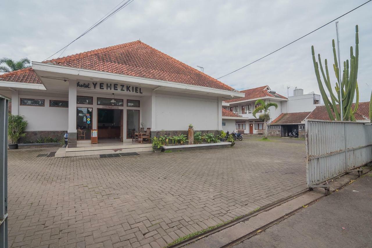 Yehezkiel Hotel Lembang Mitra Reddoorz מראה חיצוני תמונה