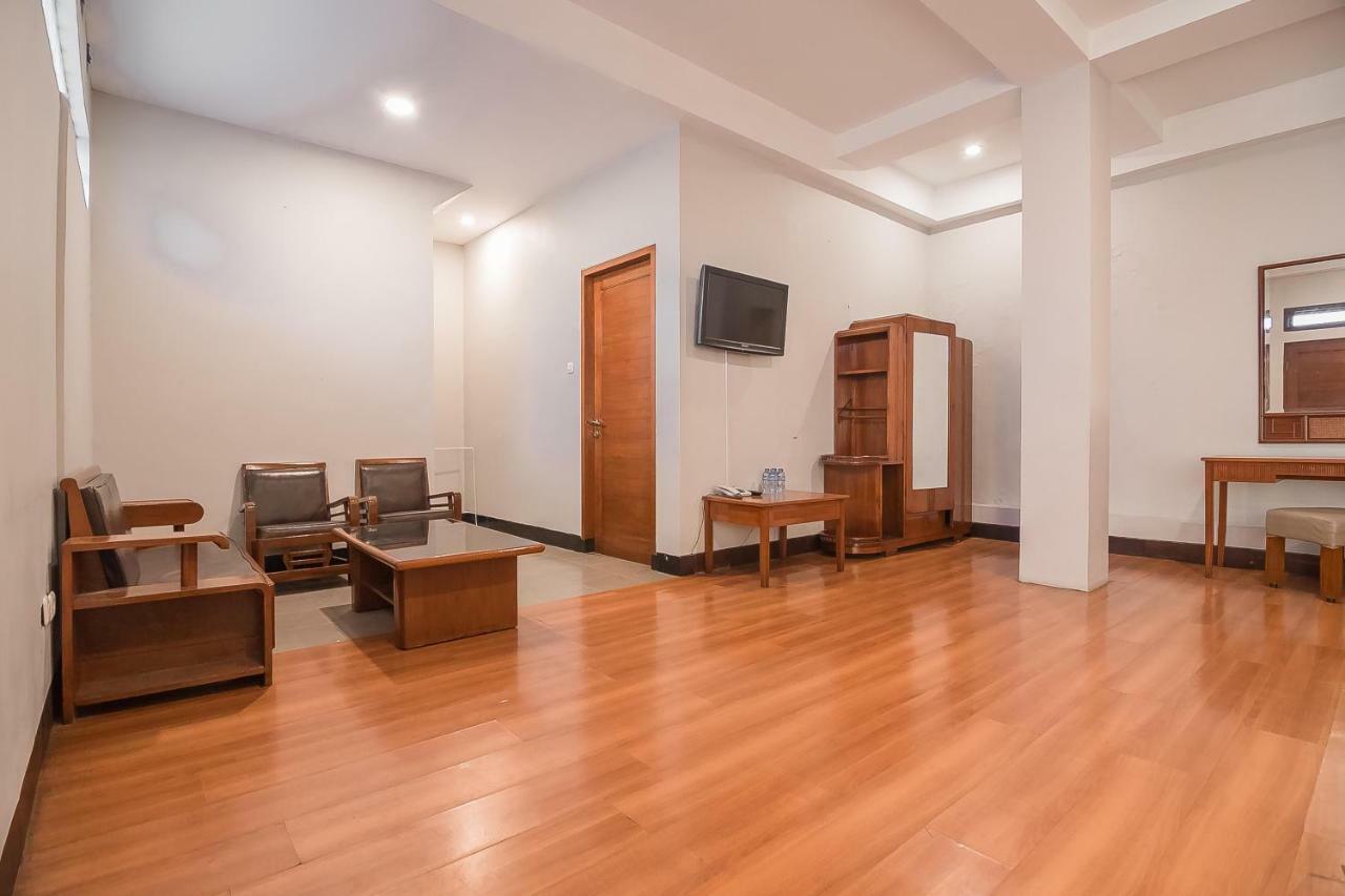 Yehezkiel Hotel Lembang Mitra Reddoorz מראה חיצוני תמונה